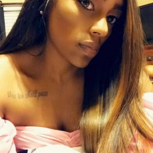 Meet your Posher, Monique